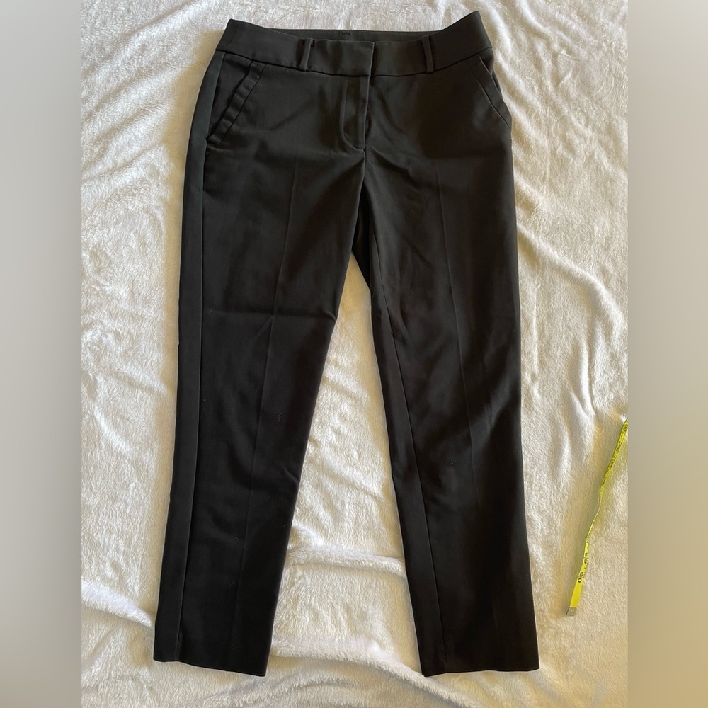 LOFT women’s black mid rise straight leg dress pants. Size 6.